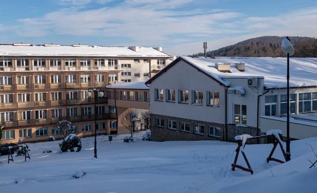 Cennik sanatorium Górnik Iwonicz-Zdrój - poznaj ceny i usługi Cennik sanatorium Górnik Iwonicz-Zdrój - poznaj ceny i usługi